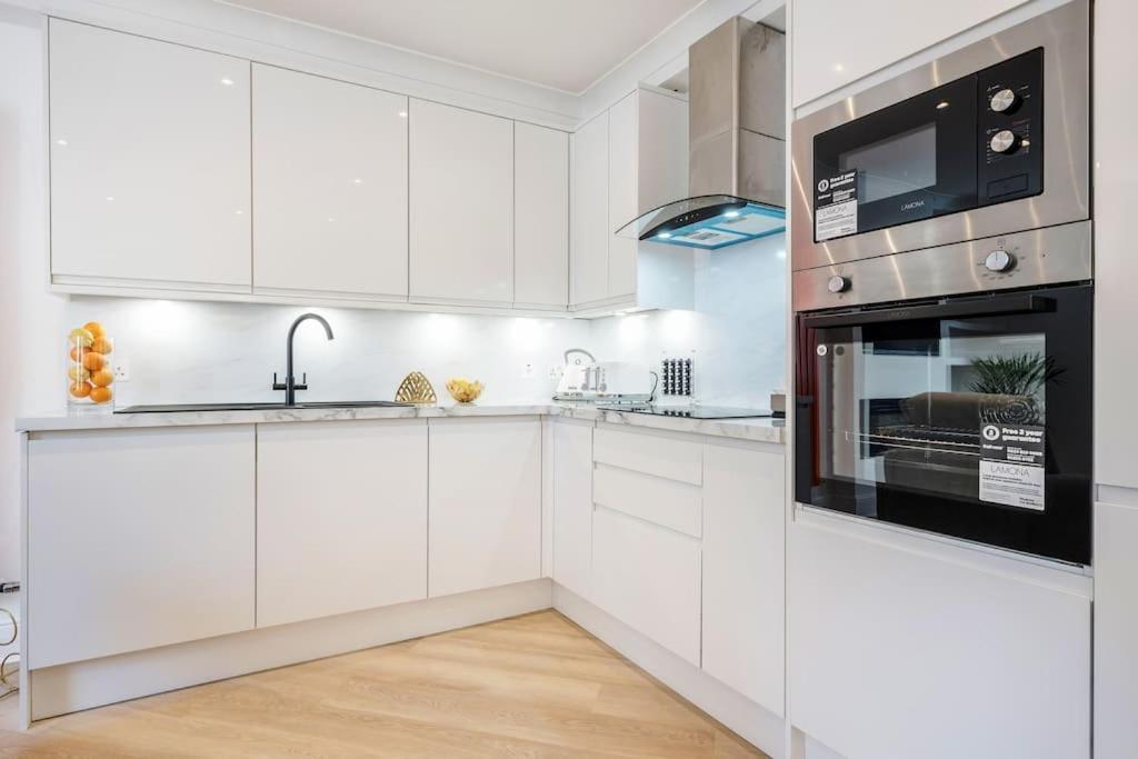 Villa House 10 Mins To Tower Bridge Hot Tub & Parking London Exterior foto
